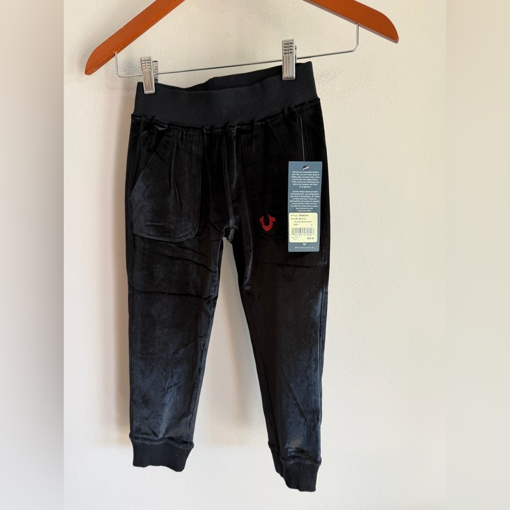 True Religion Kids Black Velour Sweatpants Joggers Red Horseshoe Size 4 NWT